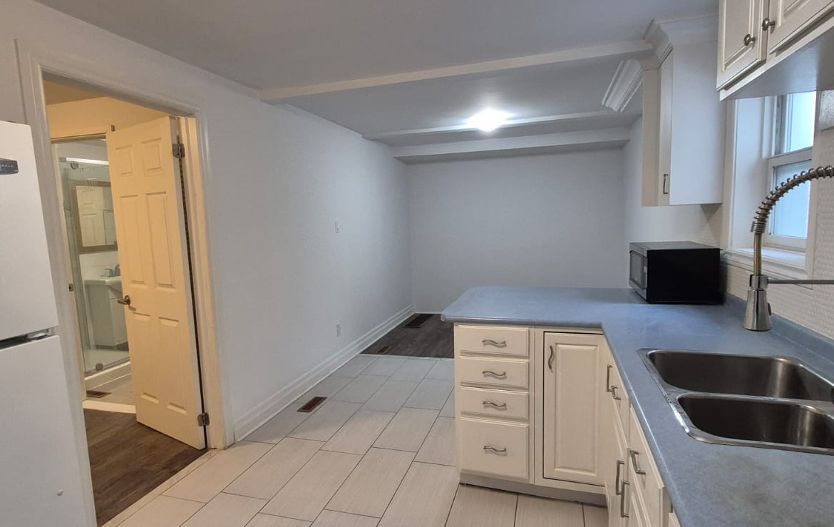 1-Bedroom Main Floor with Parking –Richmond Hill
