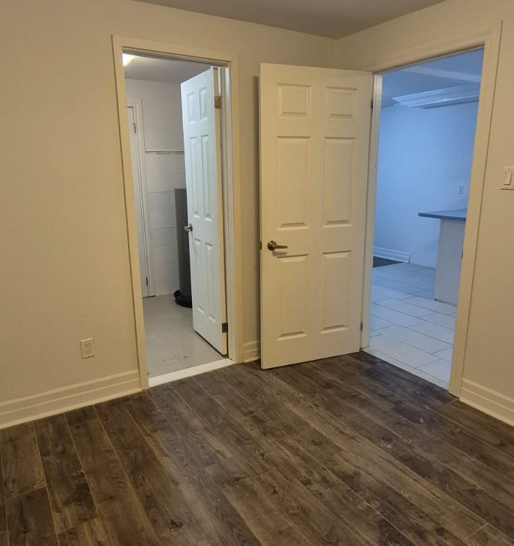 1-Bedroom Main Floor with Parking –Richmond Hill