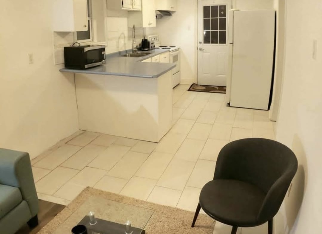 1-Bedroom Main Floor with Parking –Richmond Hill