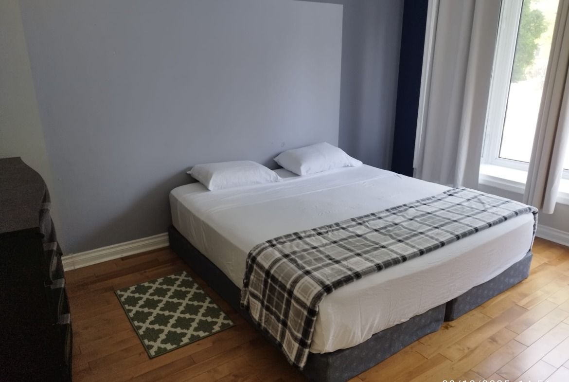 Spacious 5-Bedroom Entire Semi-Detached Home for Rent – Richmond Hill
