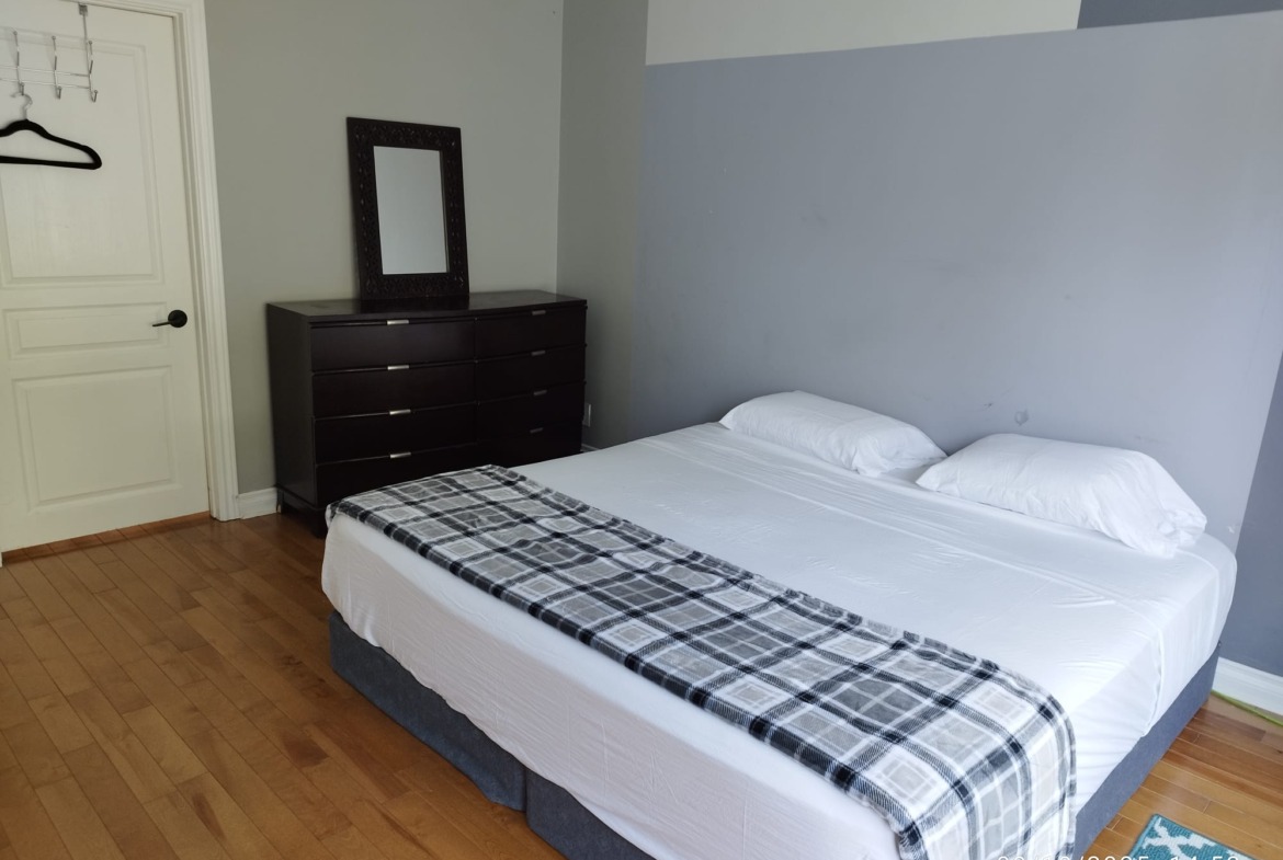 Spacious 5-Bedroom Entire Semi-Detached Home for Rent – Richmond Hill