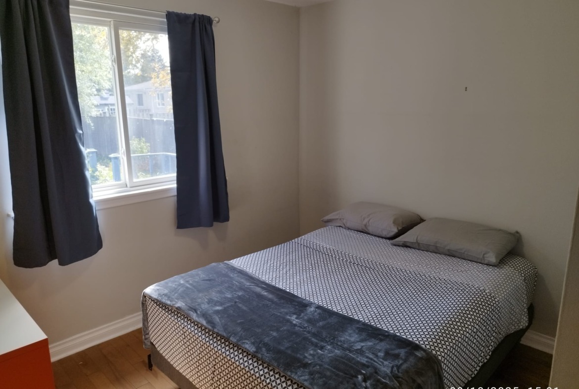 Spacious 5-Bedroom Entire Semi-Detached Home for Rent – Richmond Hill