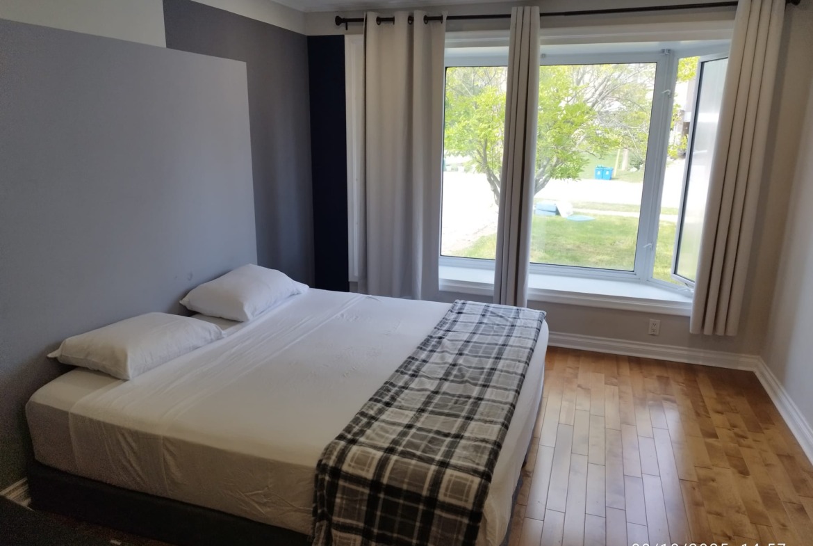 Spacious 5-Bedroom Entire Semi-Detached Home for Rent – Richmond Hill