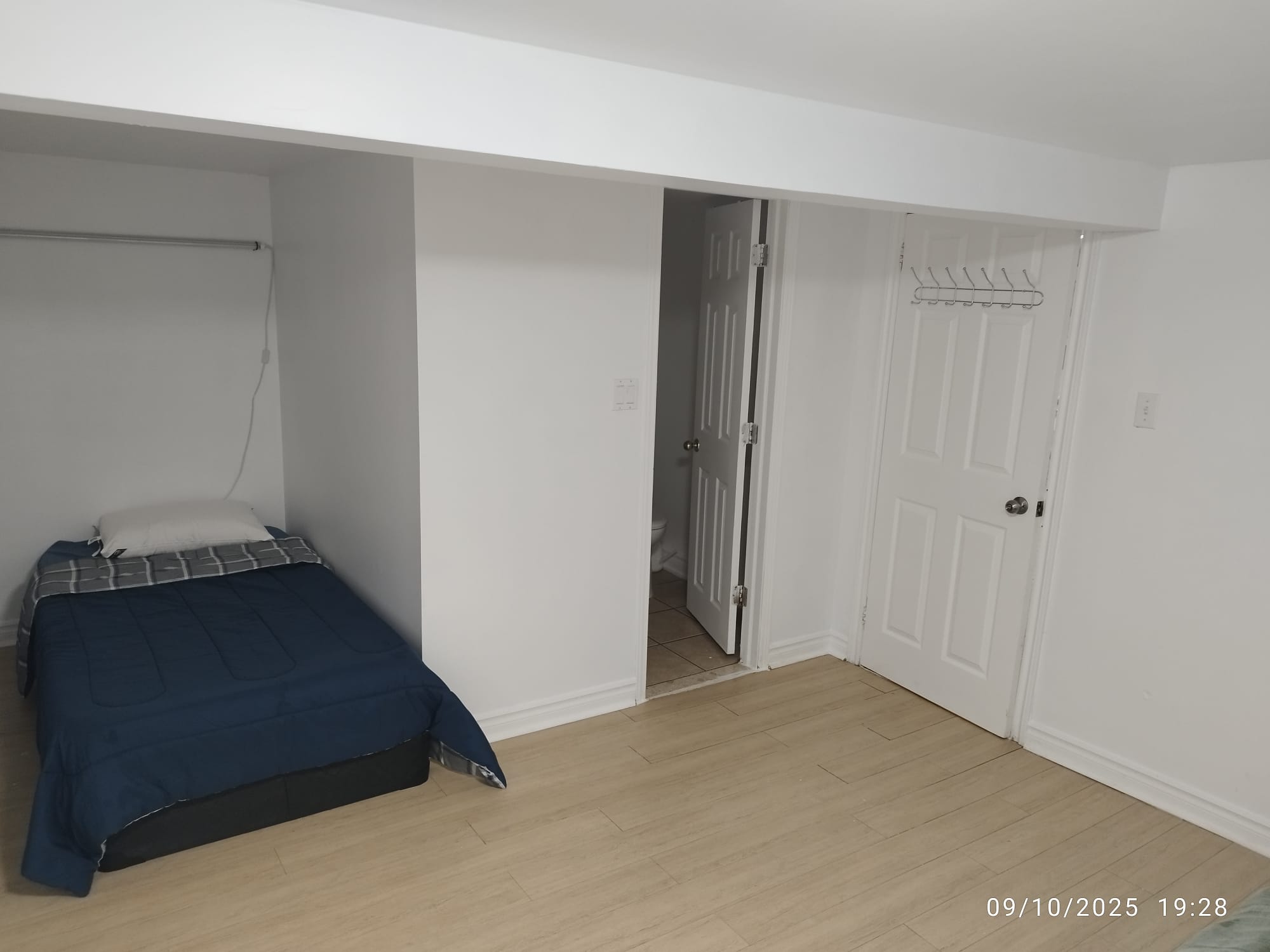 IMG-20250928-WA0080 Spacious 5-Bedroom Entire Semi-Detached Home for Rent – Richmond Hill