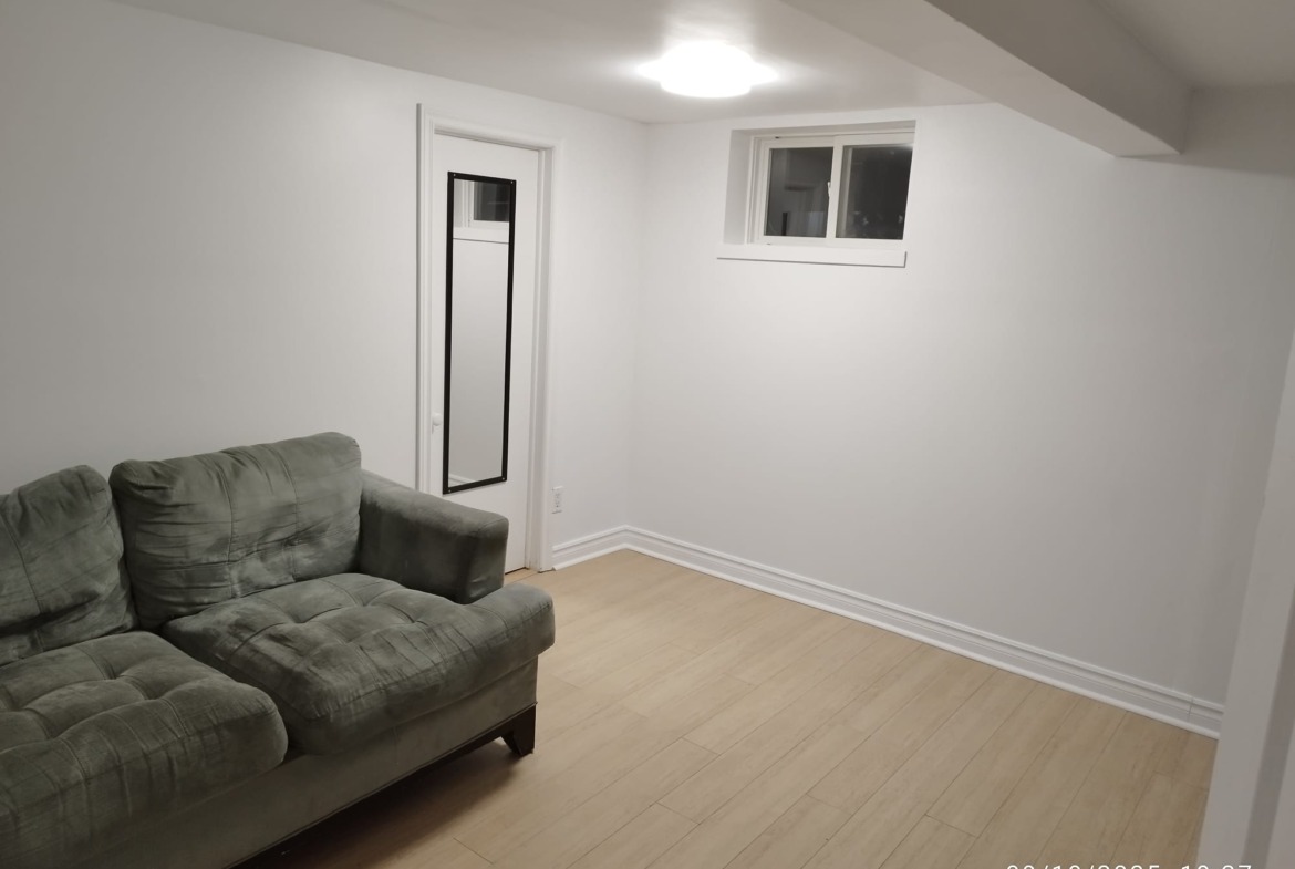 Spacious 5-Bedroom Entire Semi-Detached Home for Rent – Richmond Hill