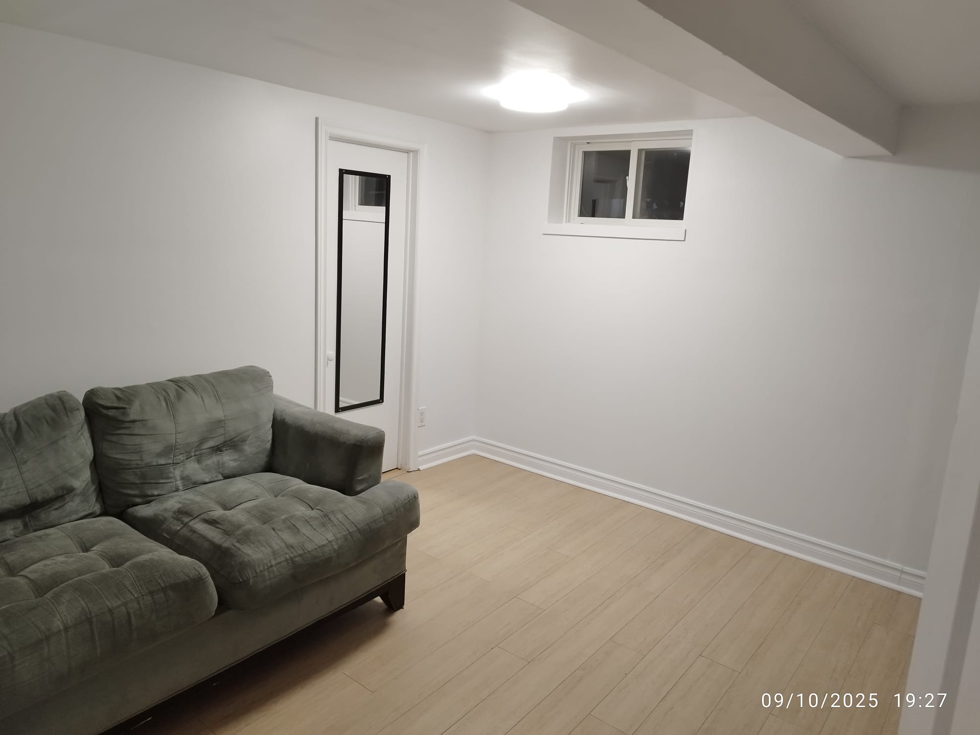 IMG-20250928-WA0081 Spacious 5-Bedroom Entire Semi-Detached Home for Rent – Richmond Hill