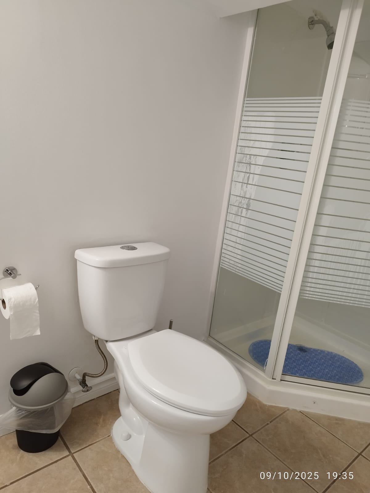 IMG-20250928-WA0089 Spacious 5-Bedroom Entire Semi-Detached Home for Rent – Richmond Hill
