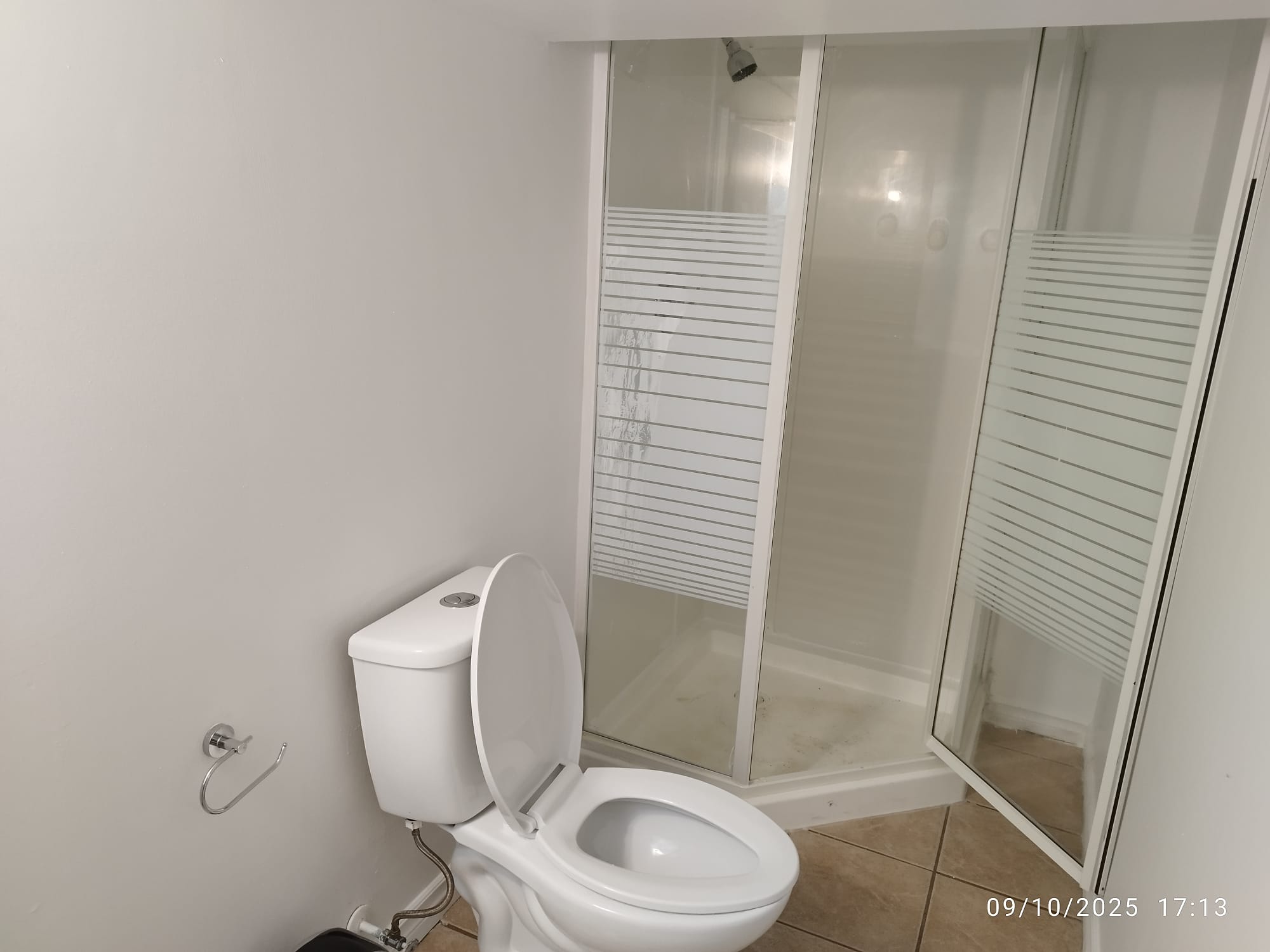 IMG-20250928-WA0090 Spacious 5-Bedroom Entire Semi-Detached Home for Rent – Richmond Hill