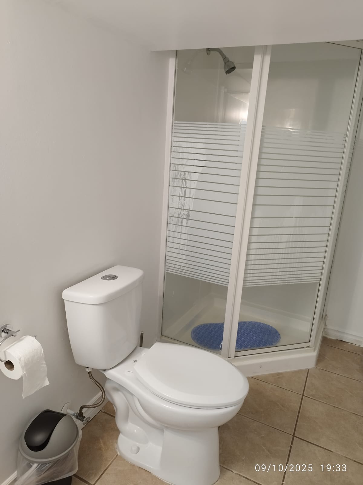 IMG-20250928-WA0092 Spacious 5-Bedroom Entire Semi-Detached Home for Rent – Richmond Hill
