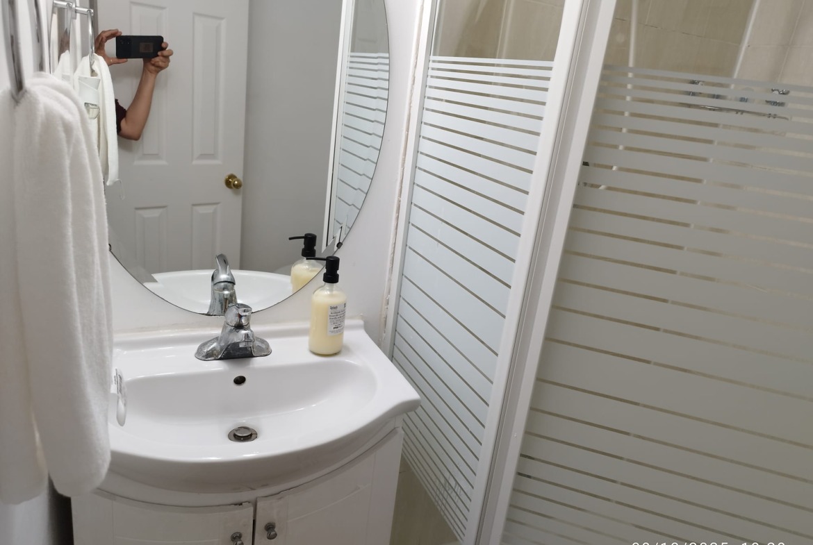 Spacious 5-Bedroom Entire Semi-Detached Home for Rent – Richmond Hill