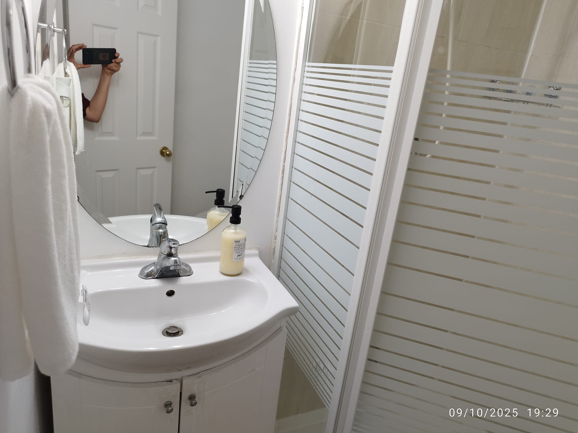 IMG-20250928-WA0094 Spacious 5-Bedroom Entire Semi-Detached Home for Rent – Richmond Hill
