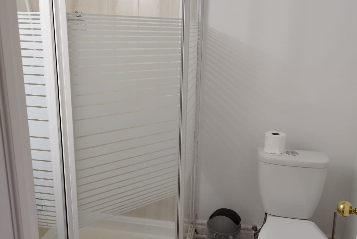 Spacious 5-Bedroom Entire Semi-Detached Home for Rent – Richmond Hill