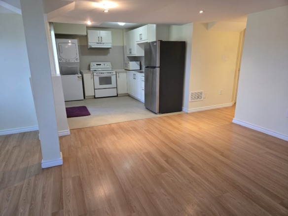 1-Bedroom Walkout Basement with Parking – Pico Crescent, Thornhill