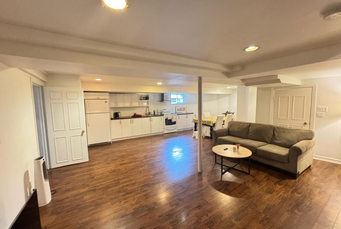 2-Bedroom Basement Apartment with Parking – Thornhill