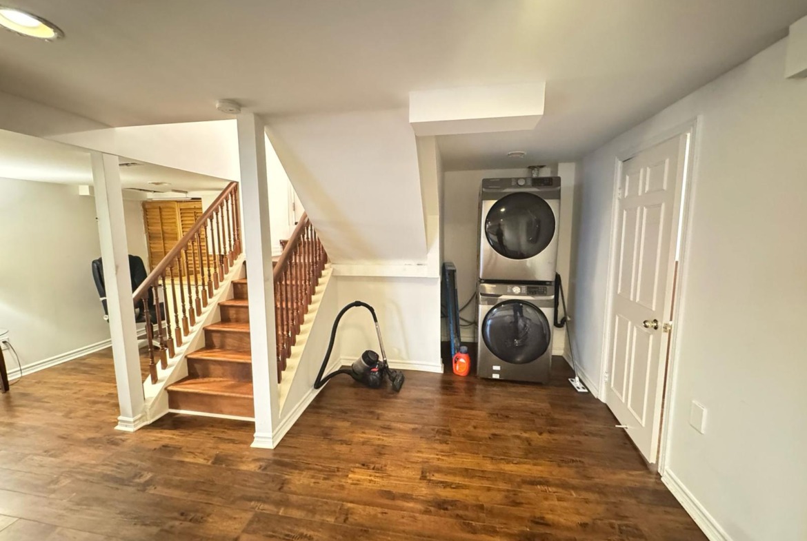 2-Bedroom Basement Apartment with Parking – Thornhill