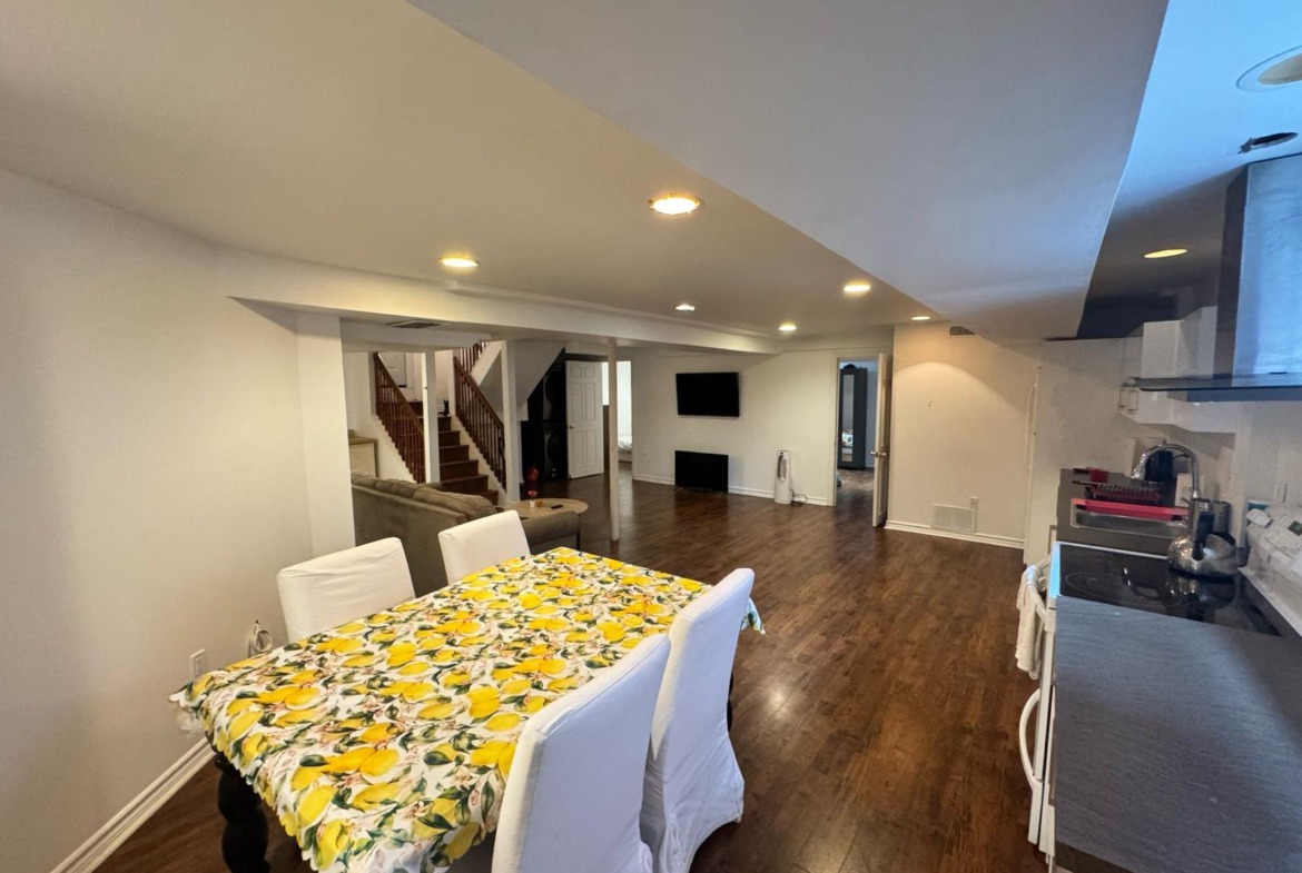2-Bedroom Basement Apartment with Parking – Thornhill