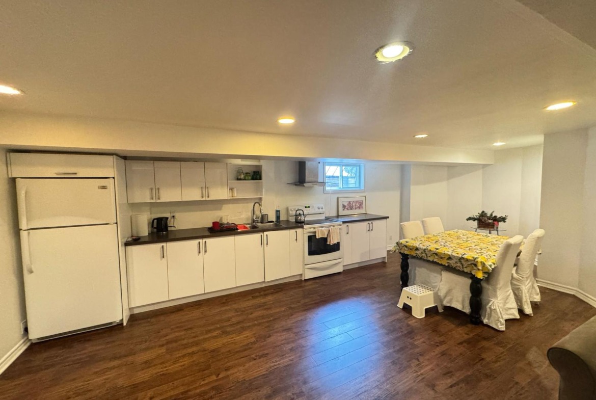 2-Bedroom Basement Apartment with Parking – Thornhill