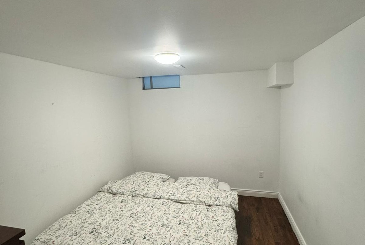 2-Bedroom Basement Apartment with Parking – Thornhill