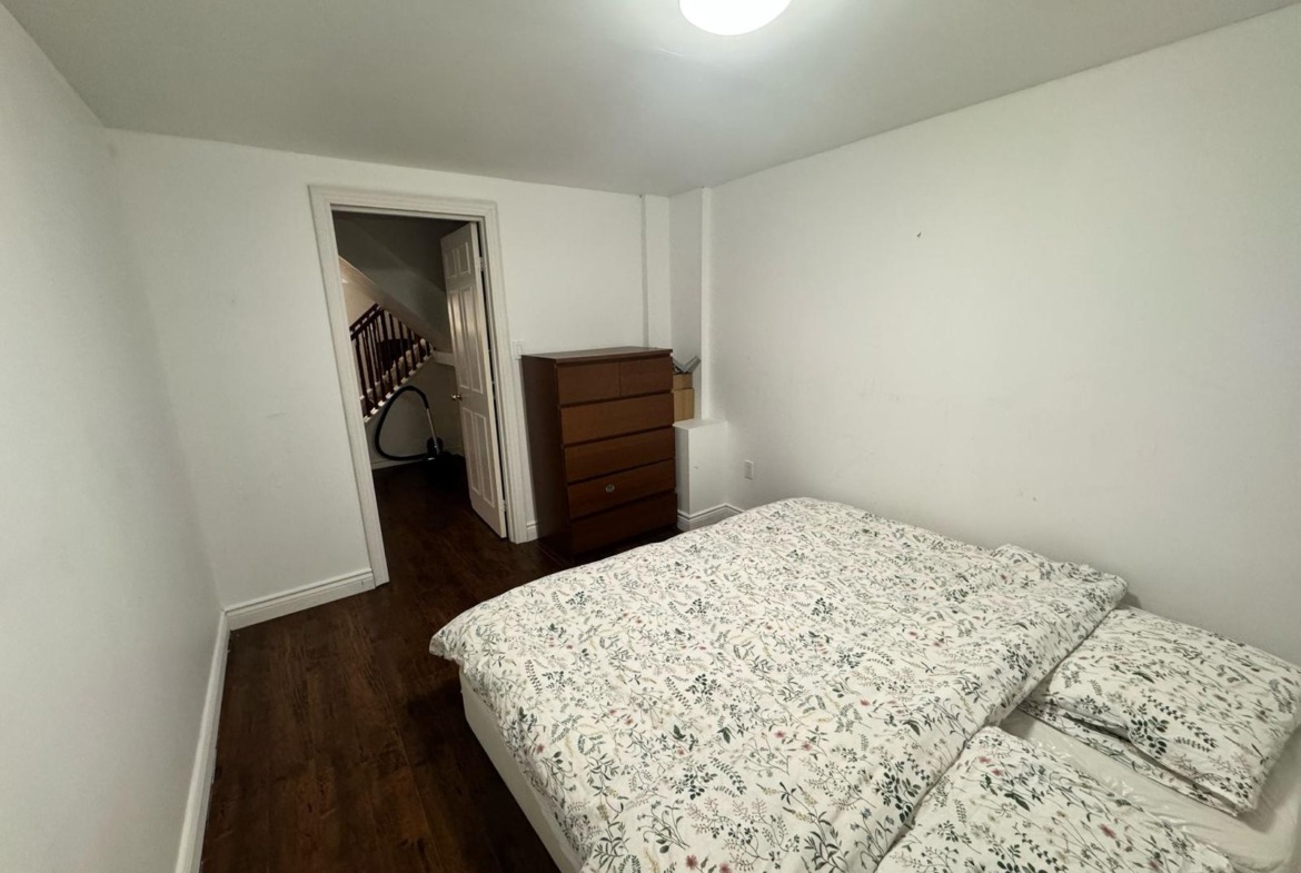 2-Bedroom Basement Apartment with Parking – Thornhill
