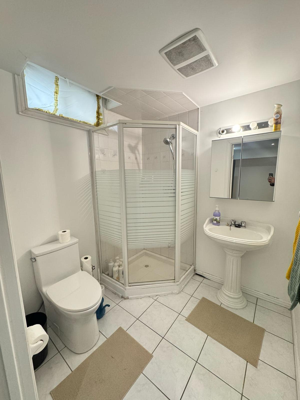 IMG-20251004-WA0012 2-Bedroom Basement Apartment with Parking – Thornhill