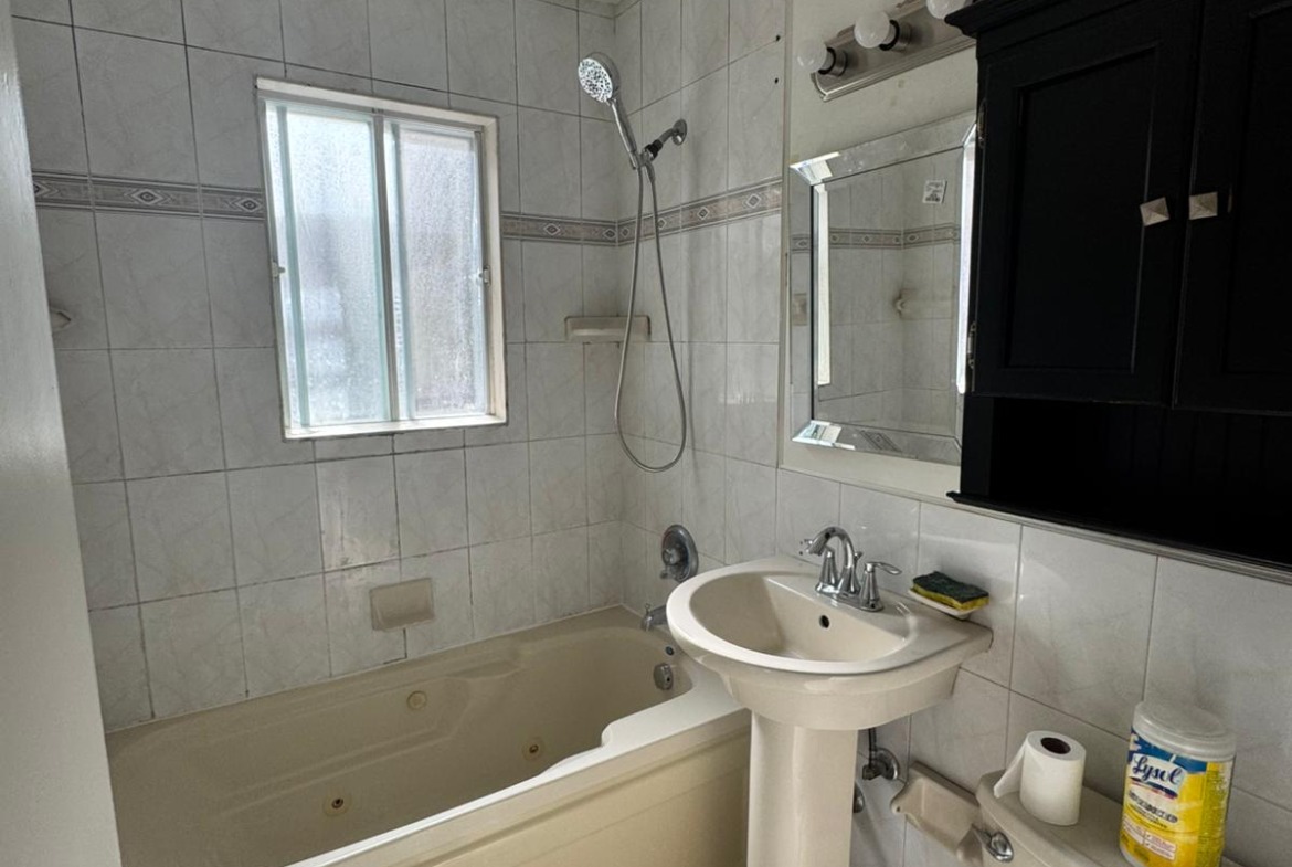 Fully Renovated 4-Bedroom Townhouse for Rent – North York