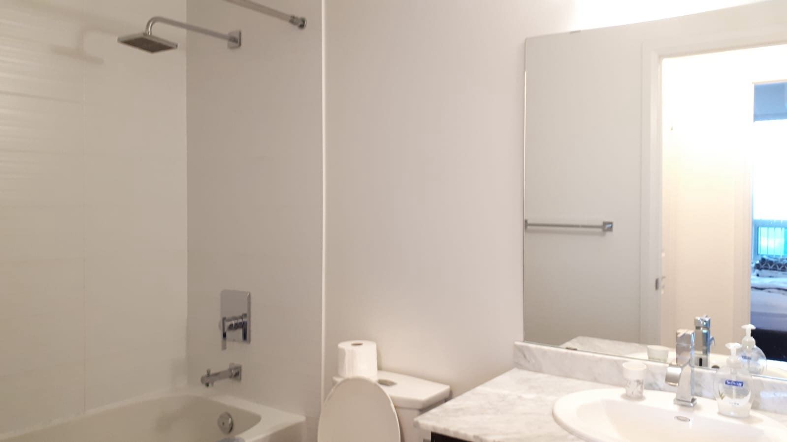 WhatsApp Image 2025-07-21 at 11.38.00_73ca1fff 1-Bedroom Condo with Parking – World on Yonge, Thornhill