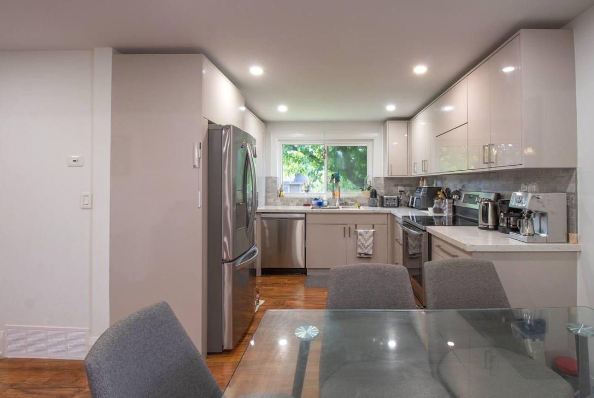 2-Bedroom Main Floor Apartment for Rent – Thornhill