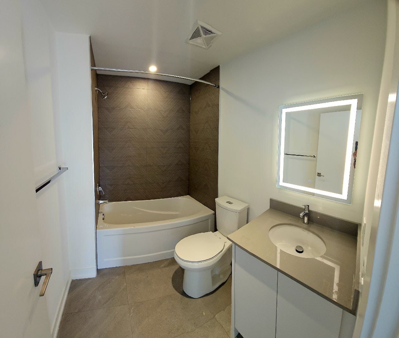 WhatsApp Image 2026-09-03 at 22.34.41 (1) 2-Bedroom Townhouse for Rent – North York