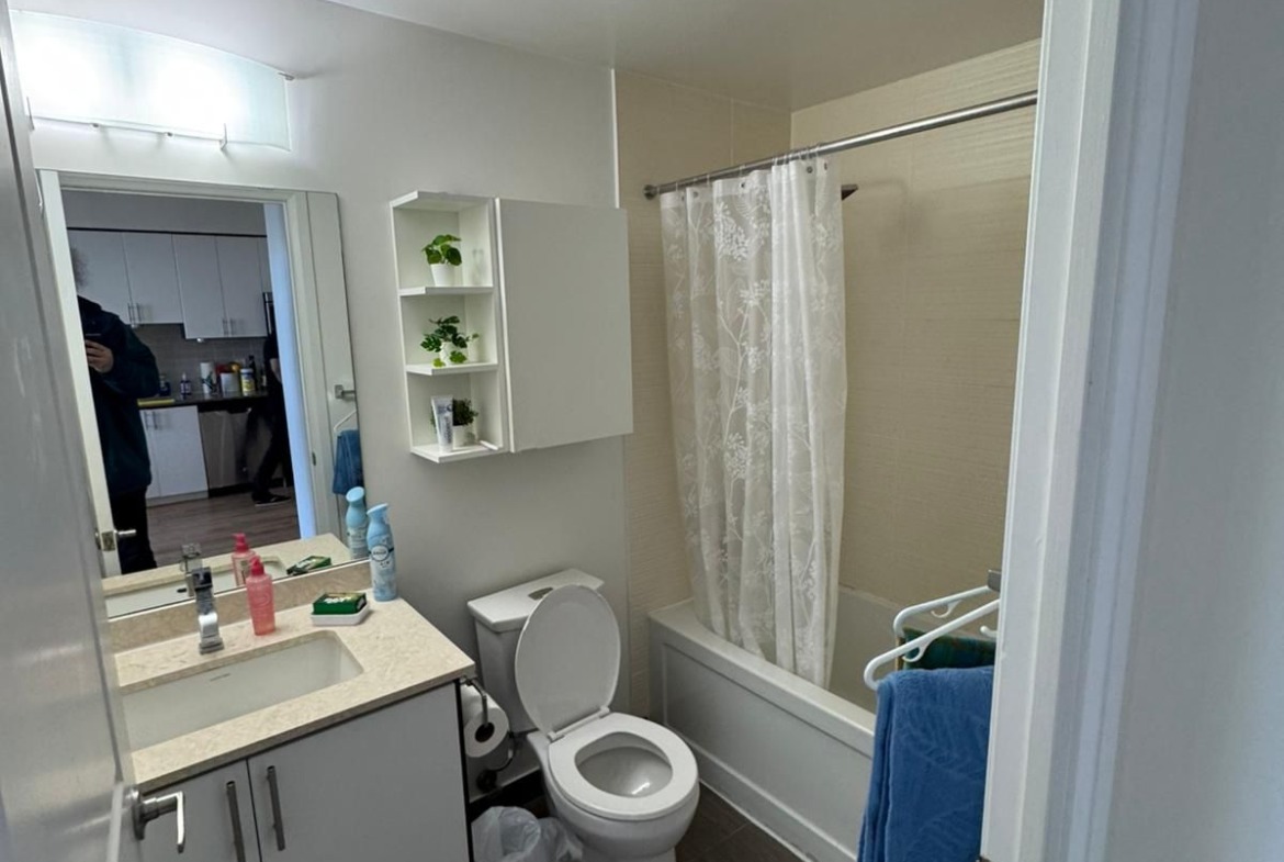 Fully Furnished 1+1 Bedroom Condo for Rent – World on Yonge, Thornhill