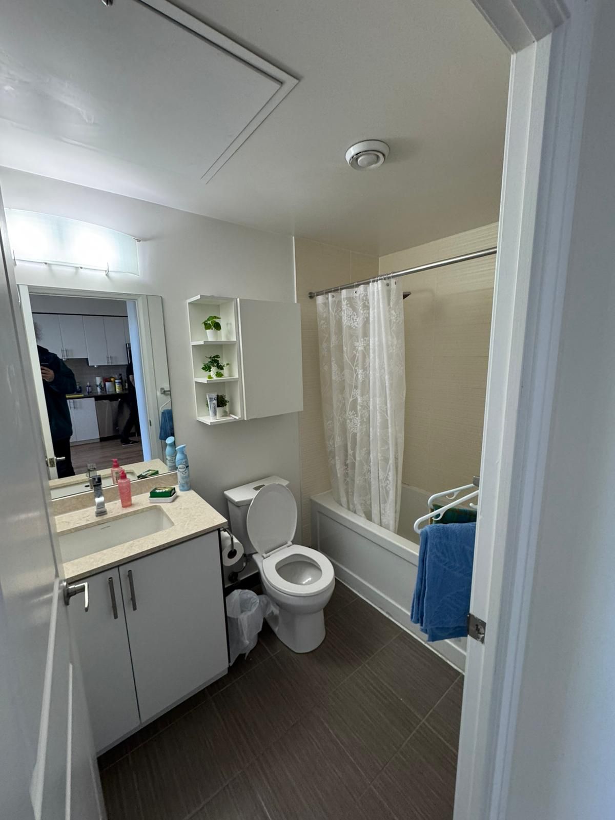 Fully Furnished 1+1 Bedroom Condo for Rent – World on Yonge, Thornhill