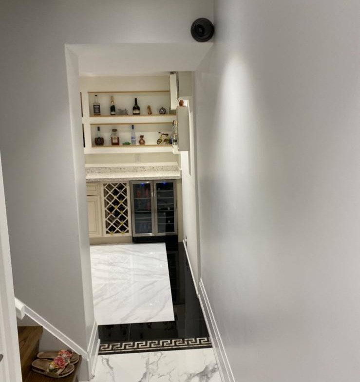 Fully Furnished Bachelor Basement for Rent – Leslie & Davis, Newmarket