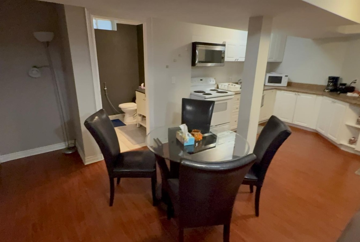 2-Bedroom Furnished Basement for Rent – Oak Ridges, Richmond Hill