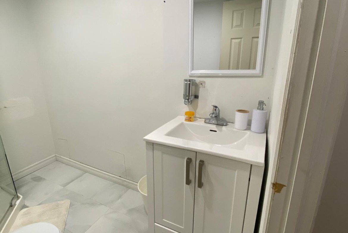 Fully Furnished 2-Bedroom Basement for Rent – North York